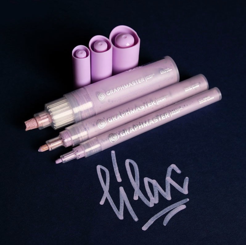 Akrilik Kalem Lila Graphmaster Lilac 1 mm, 2-3 mm, 7 mm Uç Seçenekleriyle, Her Zeminde Kullanabileceğiniz Akrilik Kalem